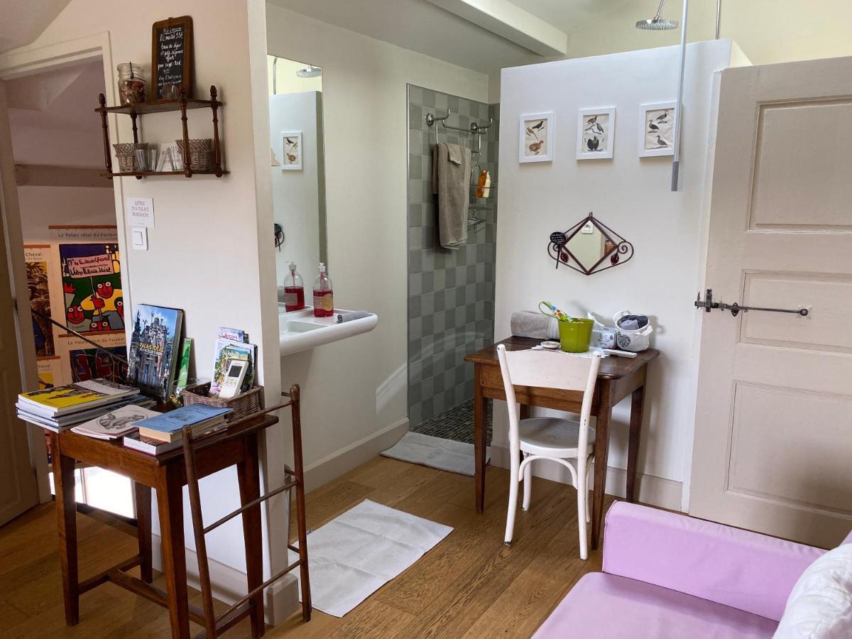 Chez L'Antiquaire Bed & Breakfast Hauterives Ngoại thất bức ảnh