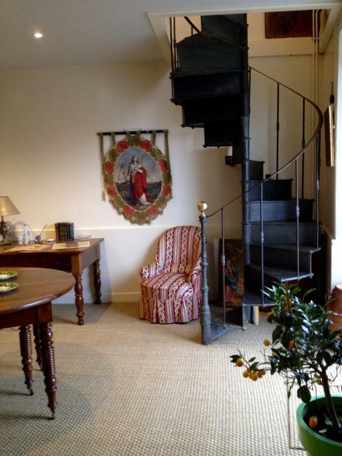 Chez L'Antiquaire Bed & Breakfast Hauterives Ngoại thất bức ảnh